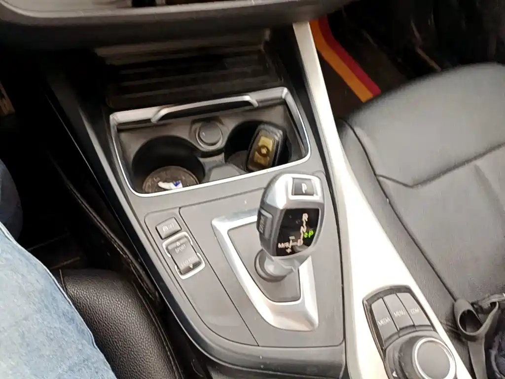 BMW 1 Series 2019 — фото 14