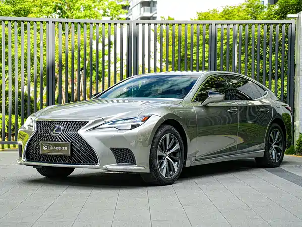 Lexus LS 2021