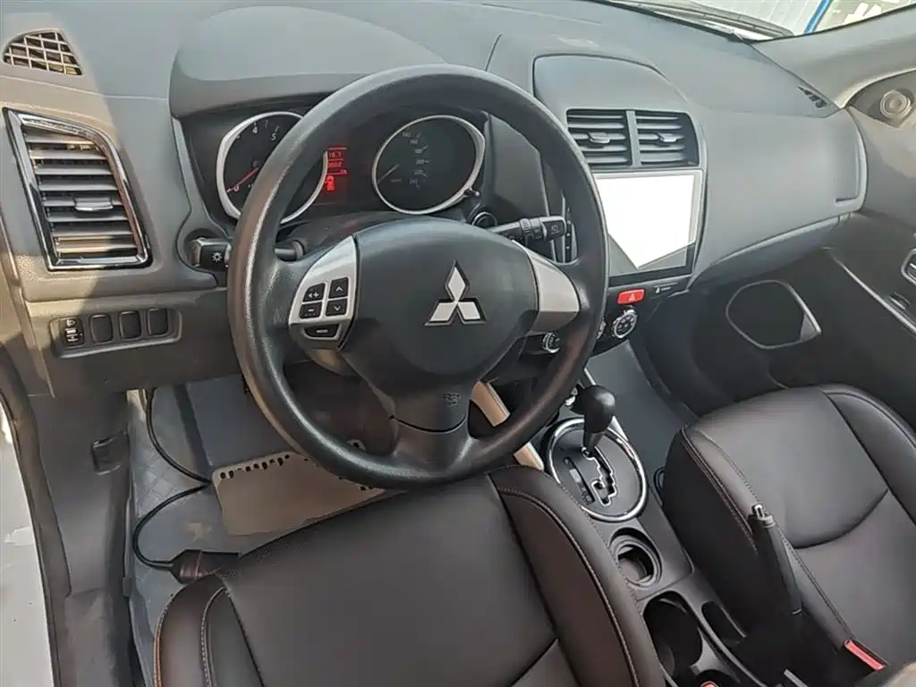 Mitsubishi ASX 2015 — фото 10