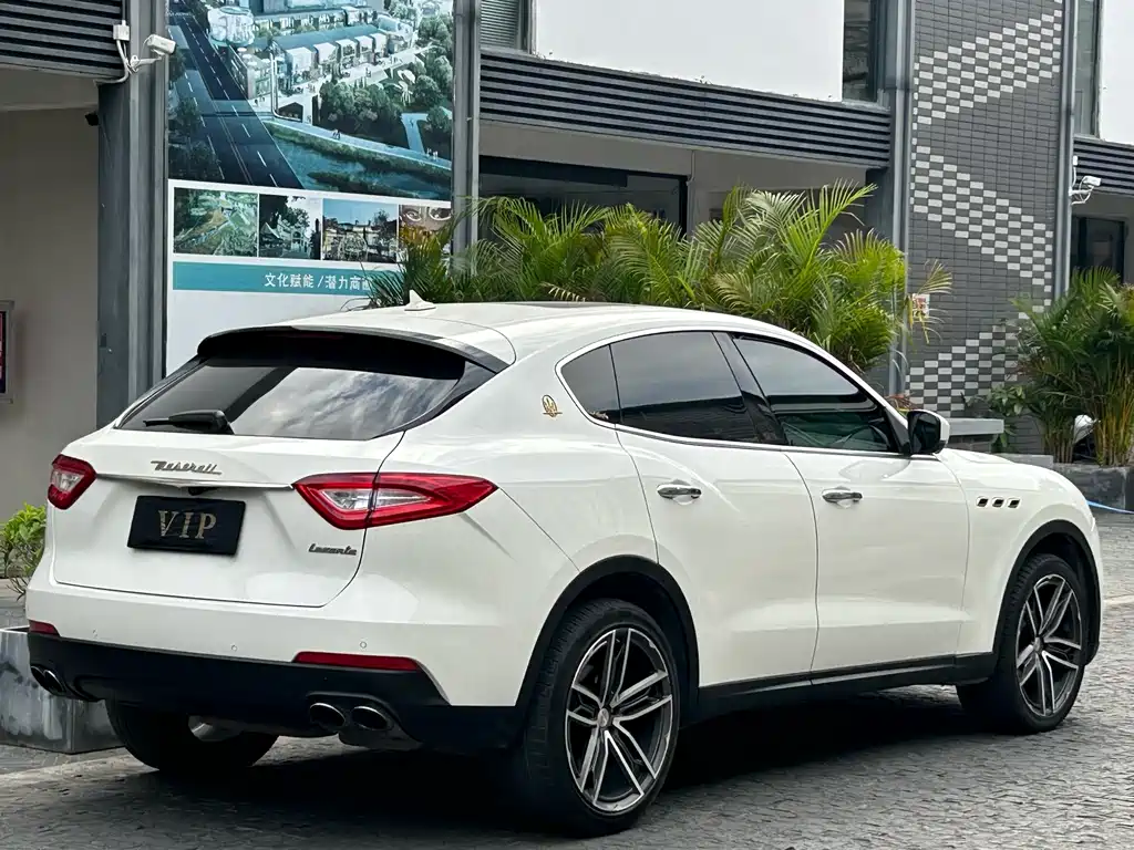 Maserati Levante 2019 — фото 9
