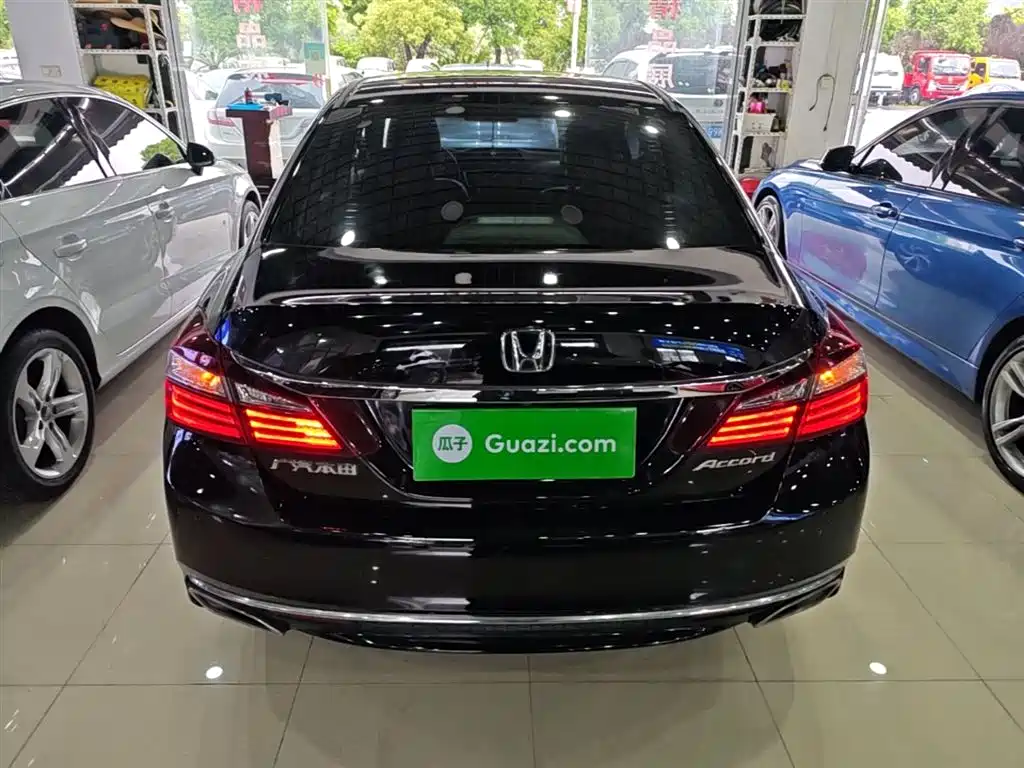 Honda Accord 2017 — фото 6
