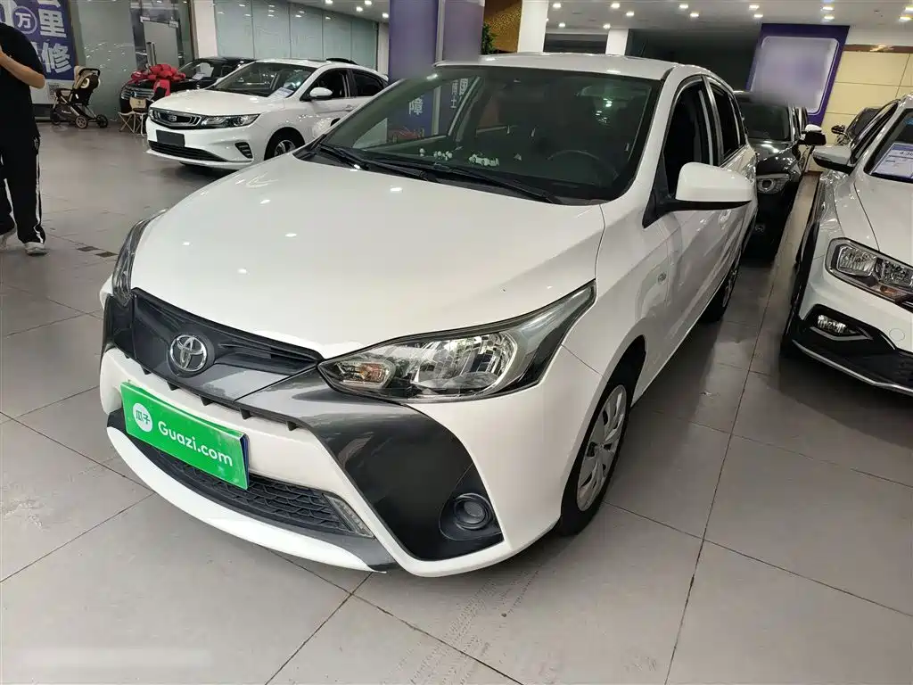 Toyota Yaris L 2017 — фото 2