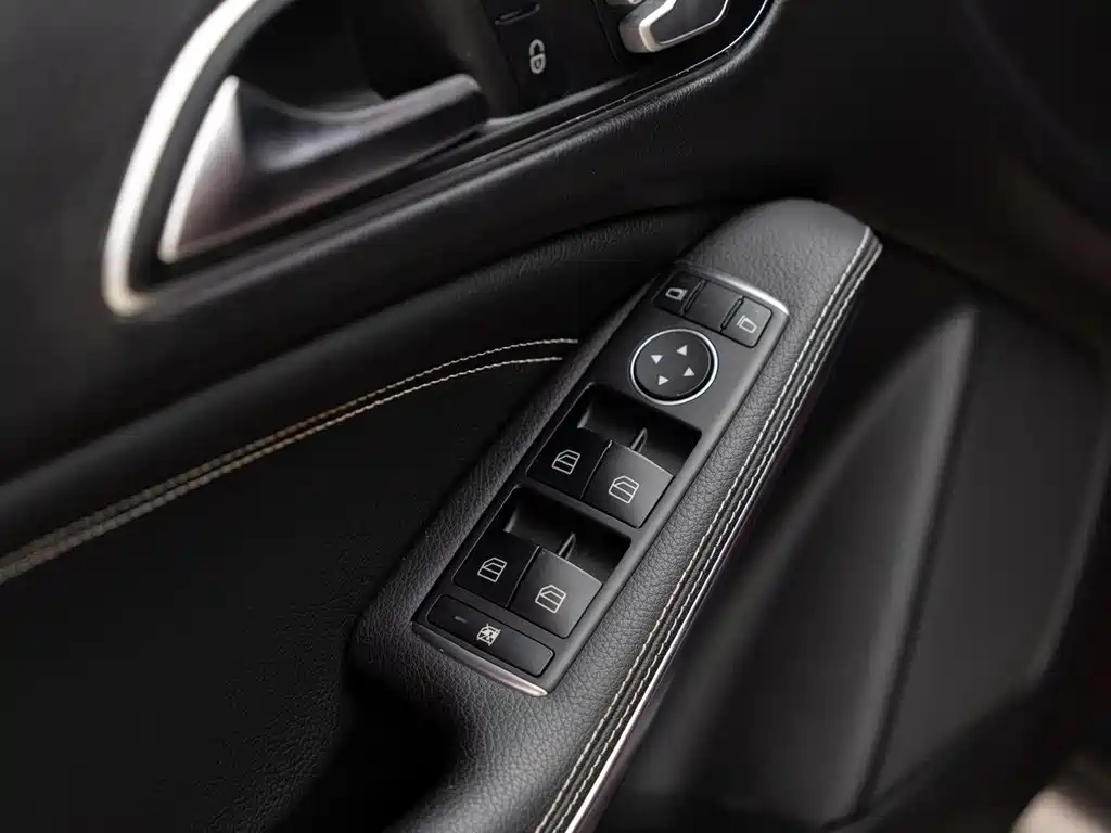 Mercedes-Benz GLA 2018 — фото 18