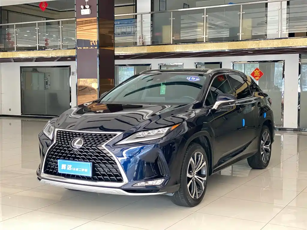 Lexus RX 2022 — фото 1