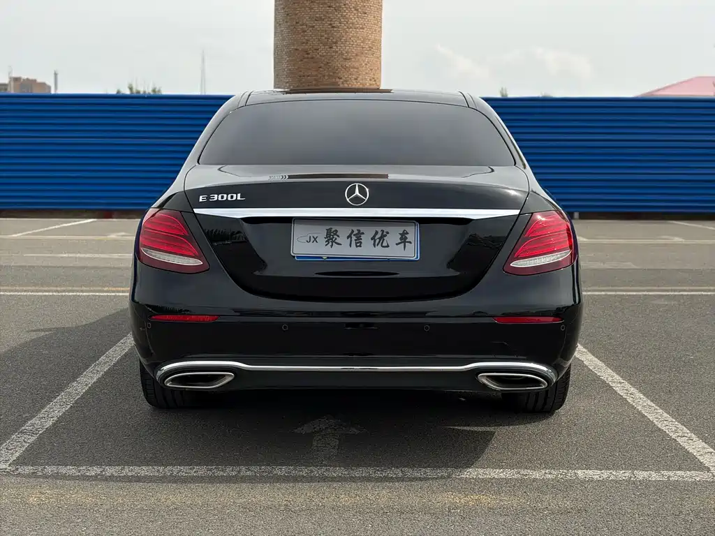 Mercedes-Benz E-Class 2020 — фото 19