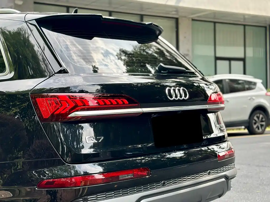 Audi Q7 2020 — фото 13