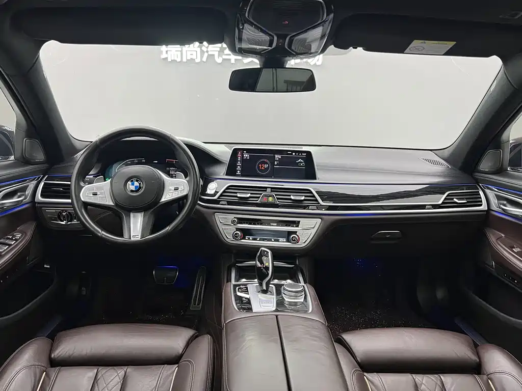 BMW 7 Series 2021 — фото 31