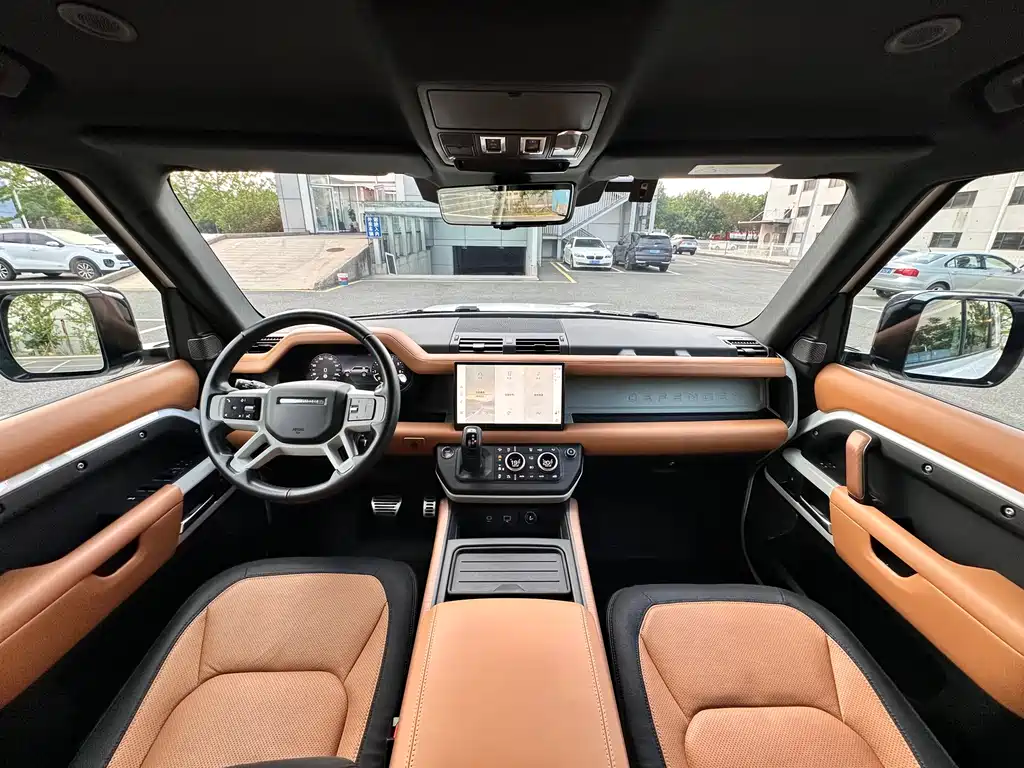 Land Rover Defender 2023 — фото 25