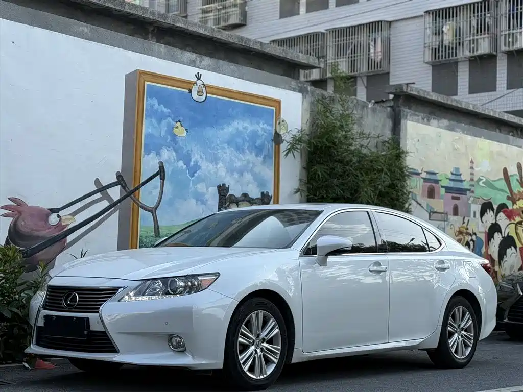 Lexus ES 2014
