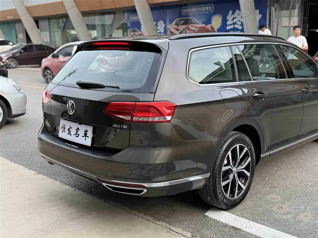 Volkswagen Viloran 2017 — фото 17