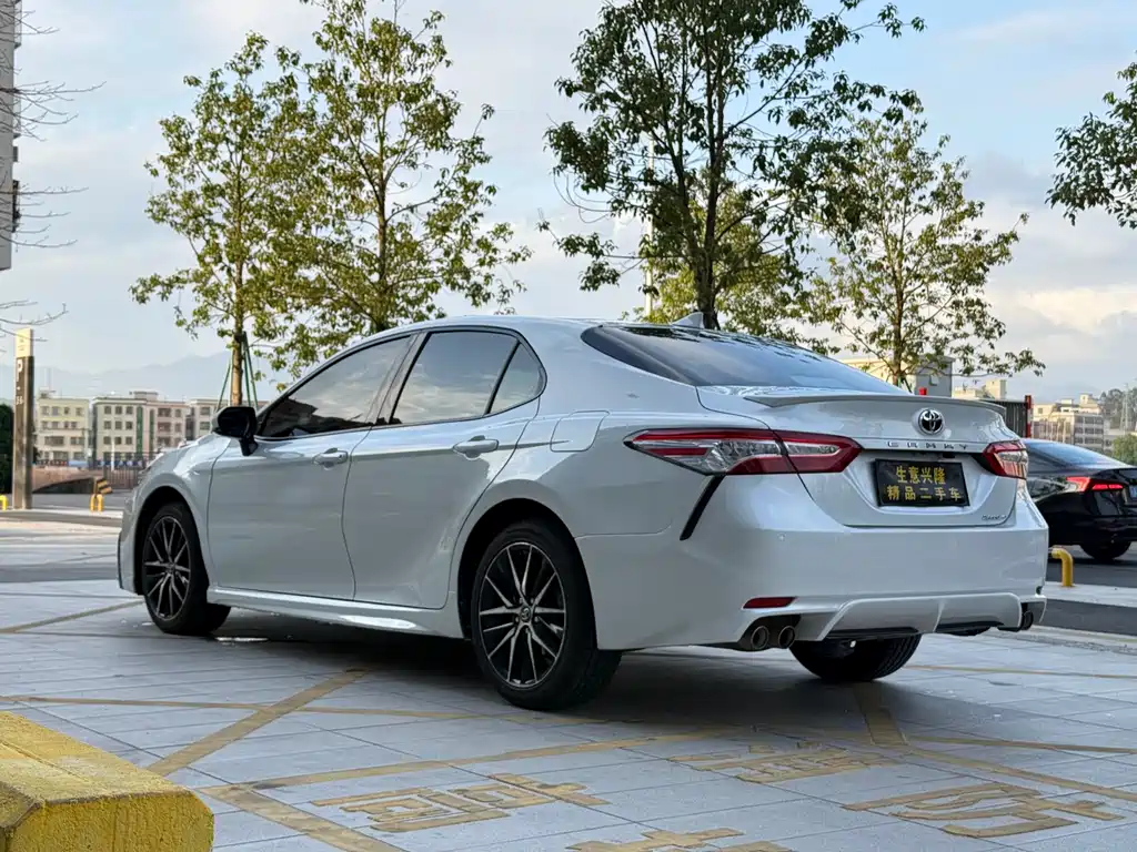 Toyota Camry 2021 — фото 22
