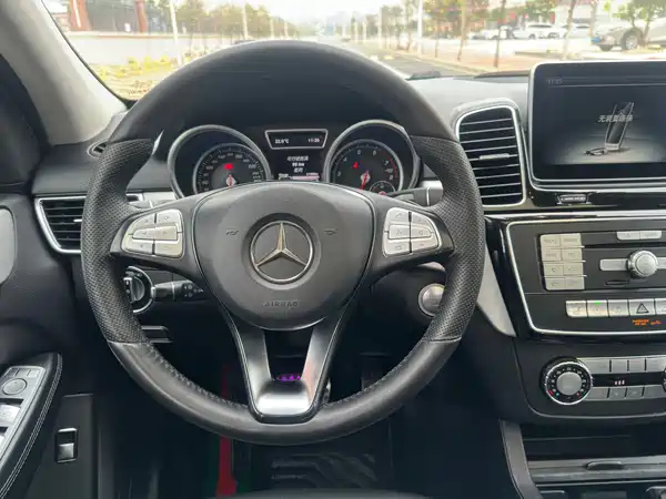 Mercedes-Benz GLE 2016