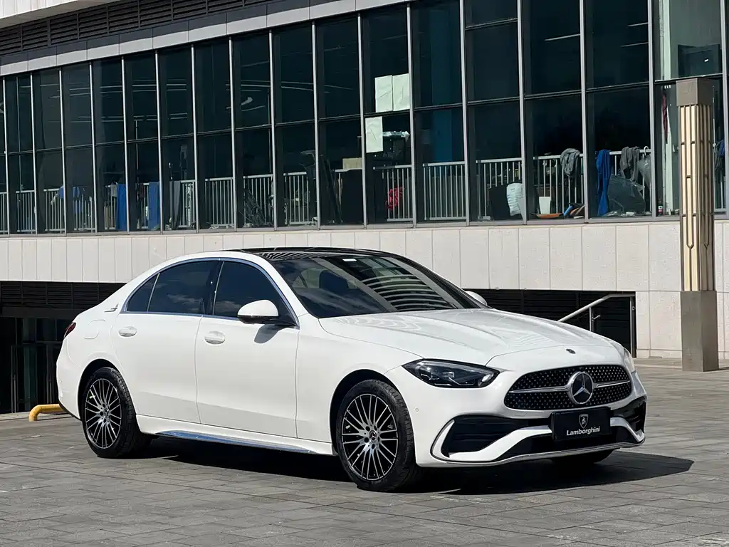 Mercedes-Benz C-Class 2024 — фото 3
