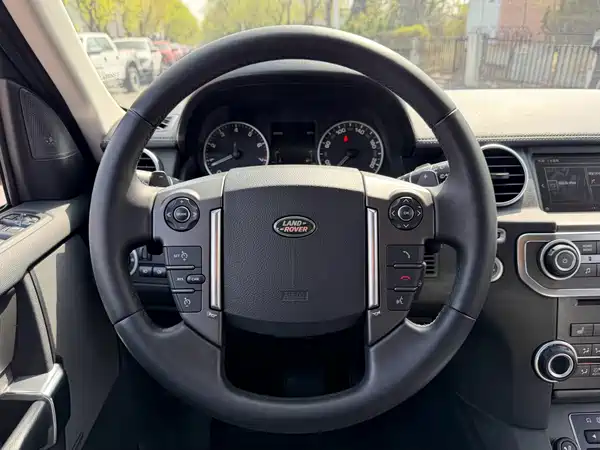Land Rover Discovery 2016