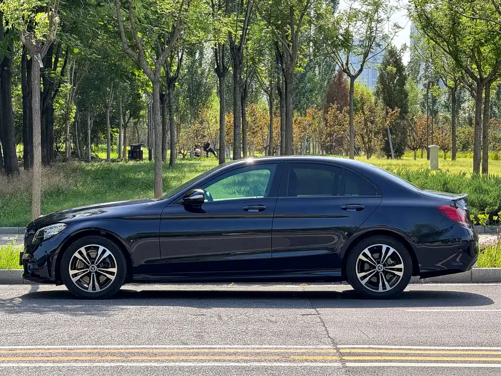 Mercedes-Benz C-Class 2020