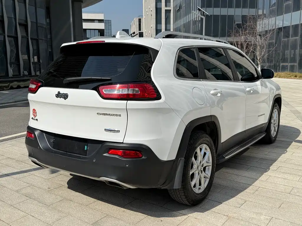 Jeep Cherokee 2016 — фото 4