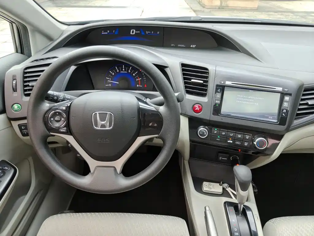 Honda Civic 2014 — фото 16