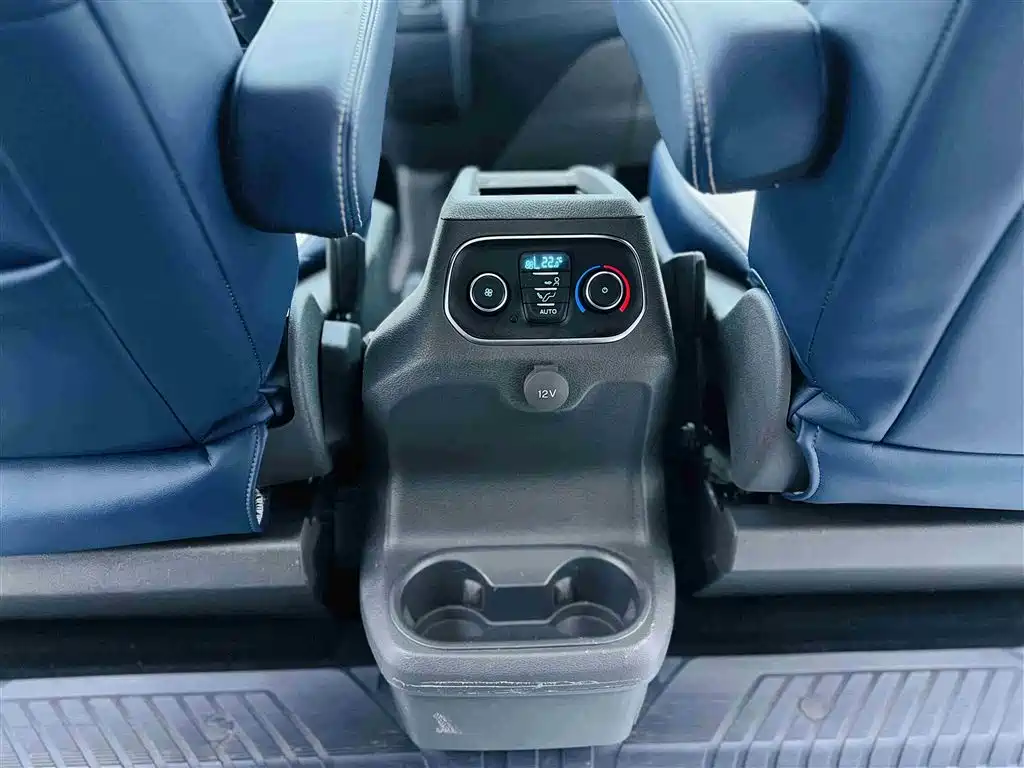 Ford Tourneo 2020 — фото 11
