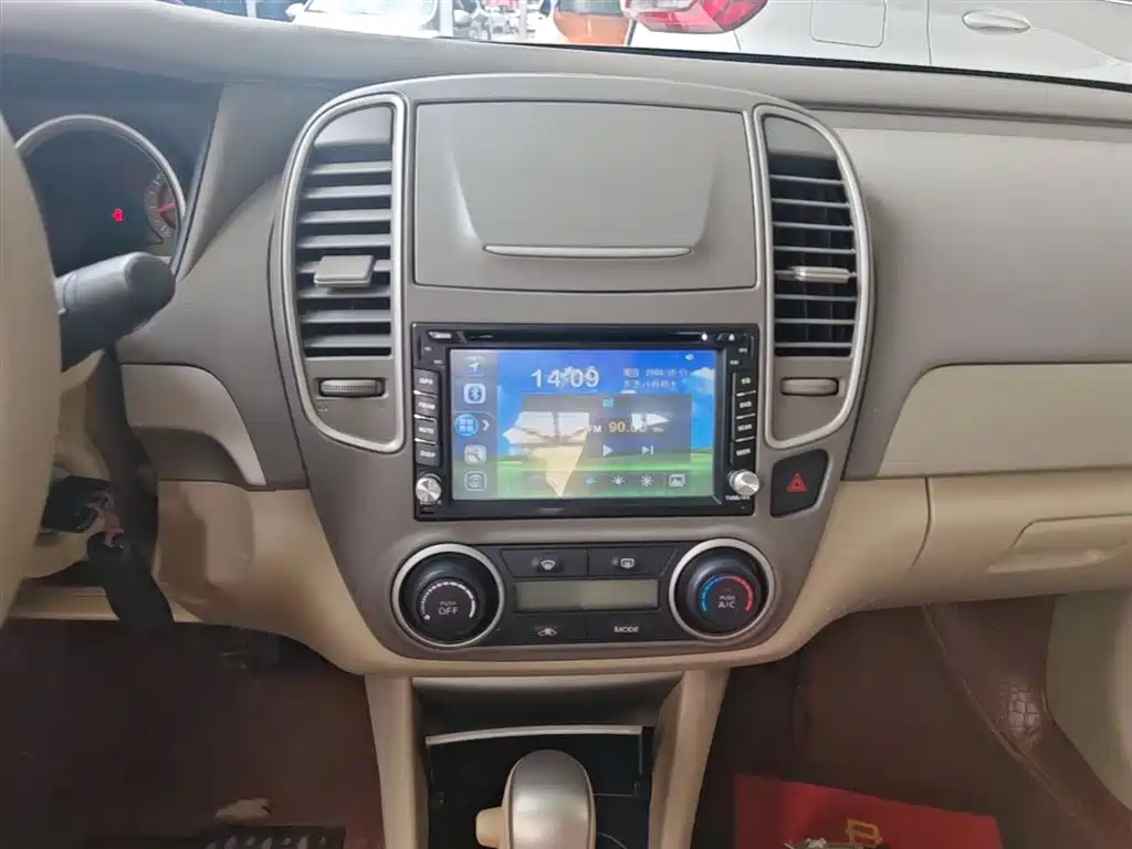 Nissan Sylphy 2017 — фото 13