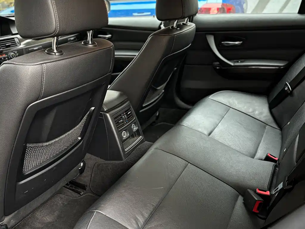 BMW 3 Series 2010