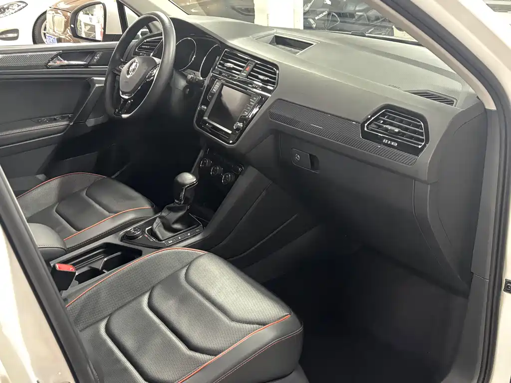 Volkswagen Tiguan L 2019 — фото 6