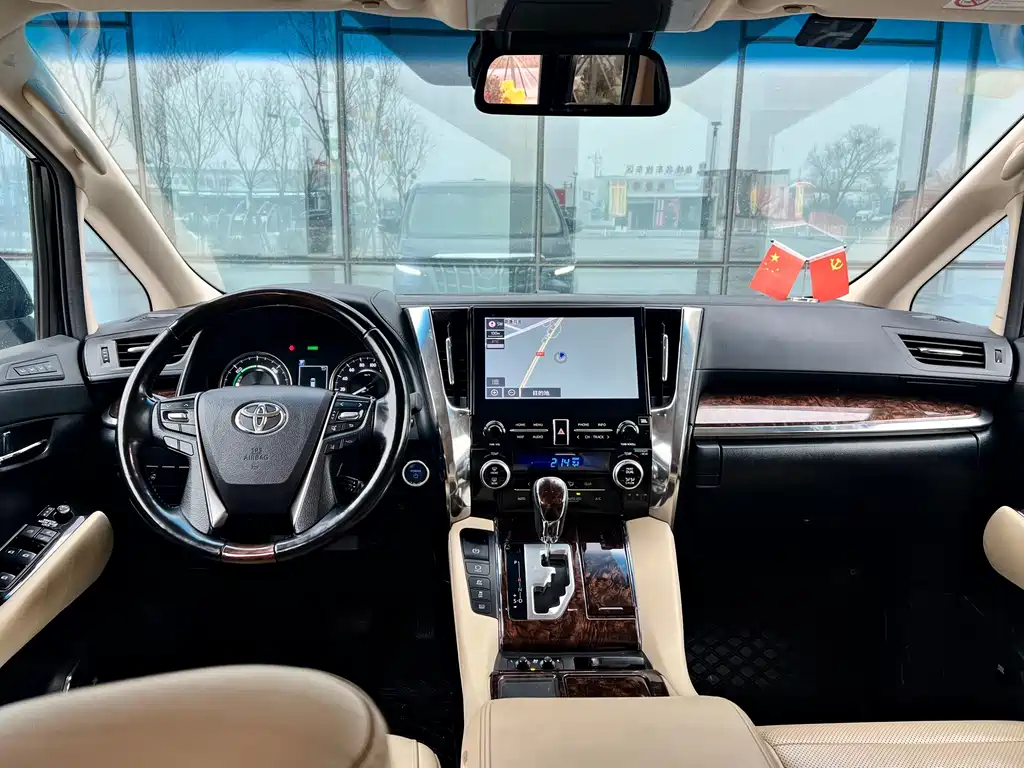 Toyota Alphard 2020 — фото 8