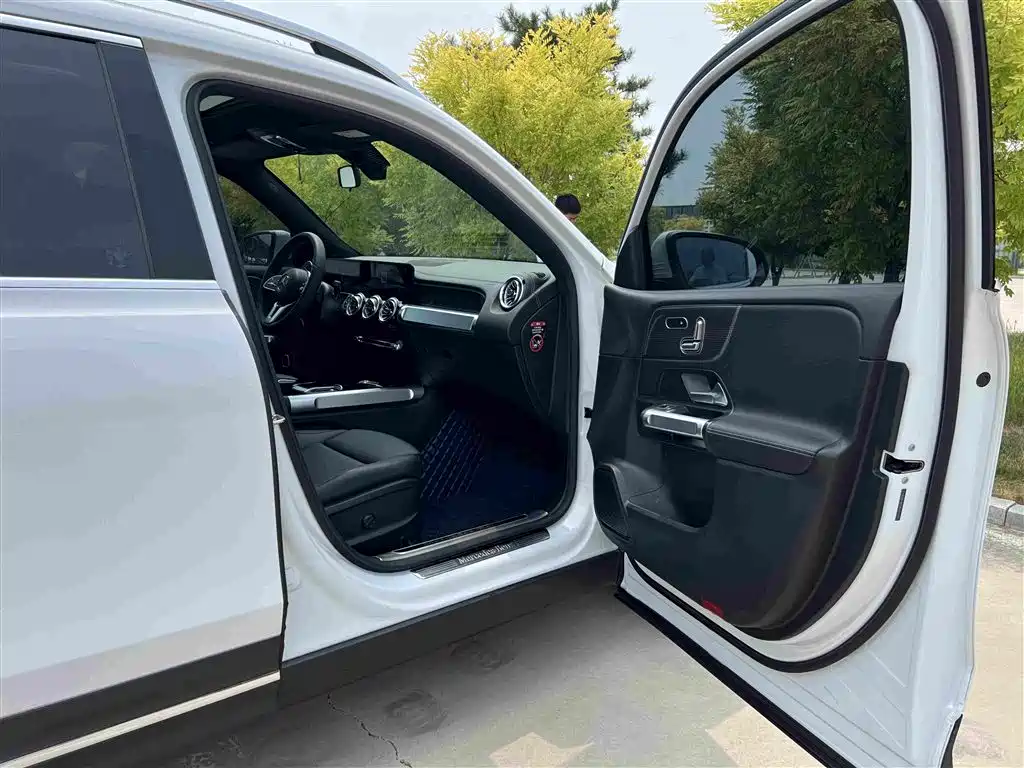Mercedes-Benz GLB 2021