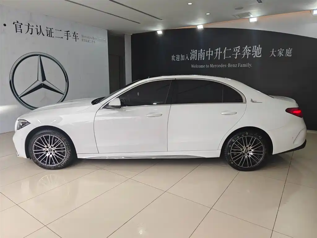 Mercedes-Benz C-Class 2023 — фото 4