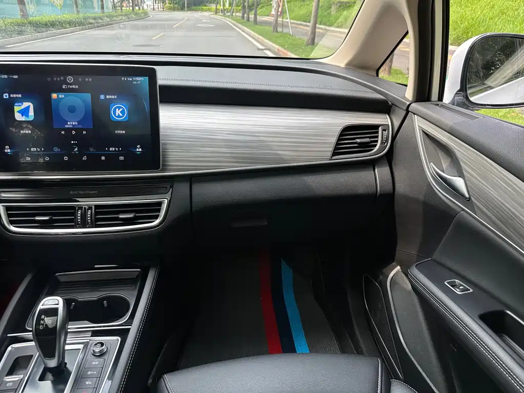 BYD MAX New Energy 2020 — фото 12