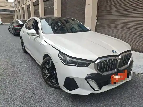 BMW 5 Series 2024