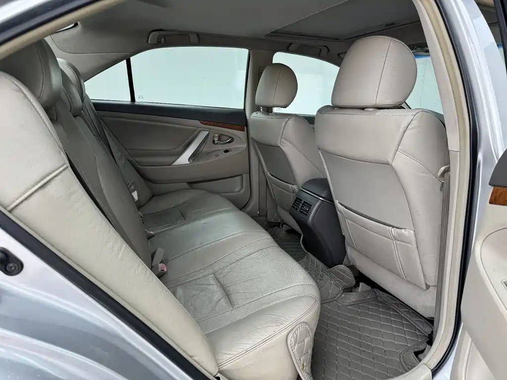 Toyota Camry 2009 — фото 10