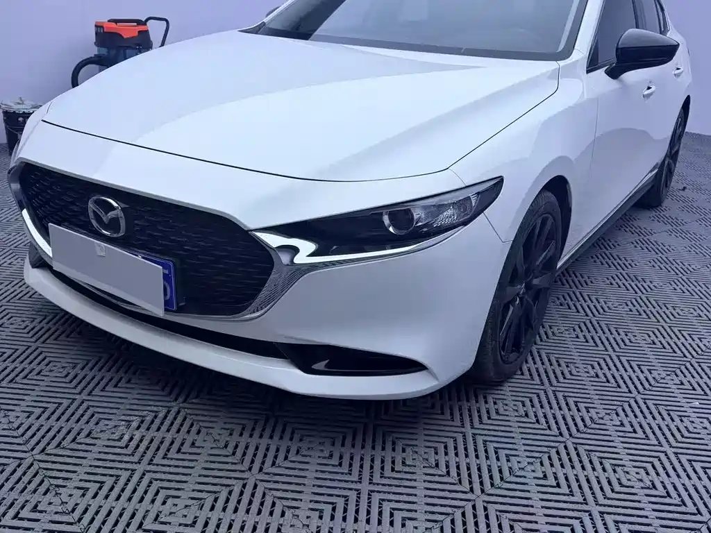 Mazda 3 Axela 2022