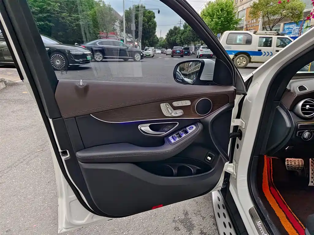 Mercedes-Benz GLC 2021