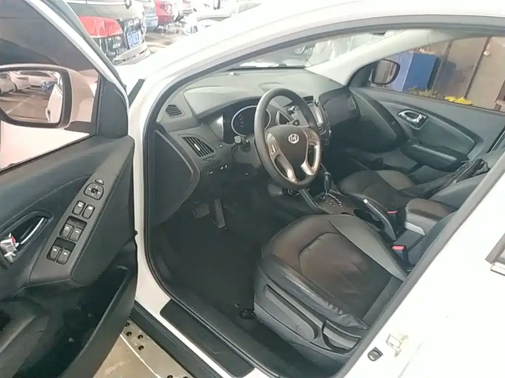 Hyundai ix35 2015 — фото 15