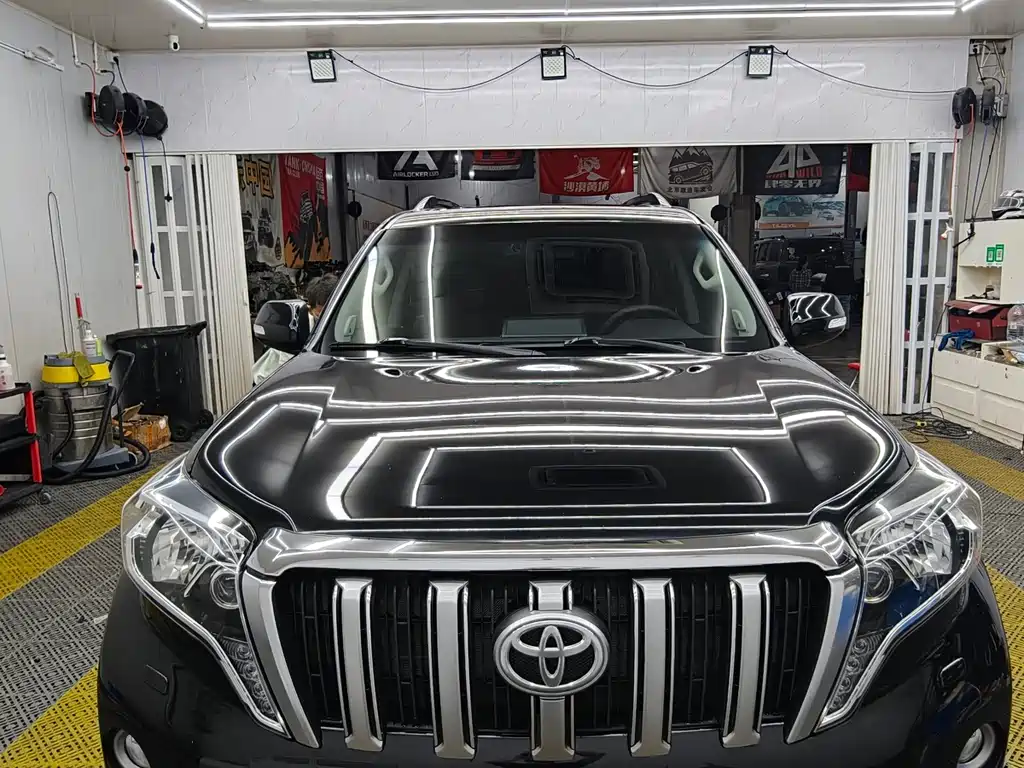 Toyota Prado 2017 — фото 2