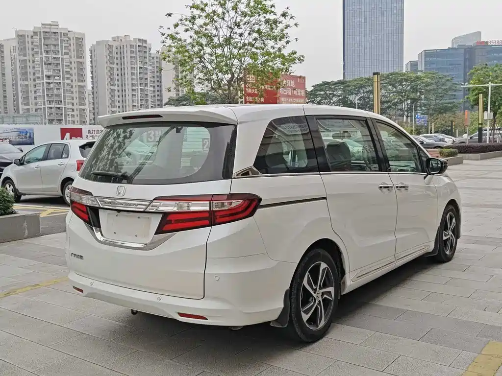 Honda Odyssey 2018 — фото 5