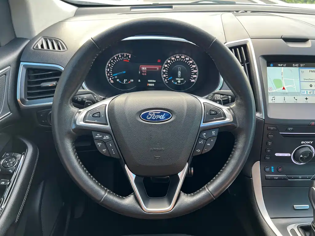 Ford Edge 2016 — фото 19