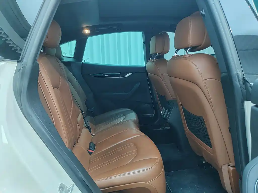 Maserati Levante 2022 — фото 12