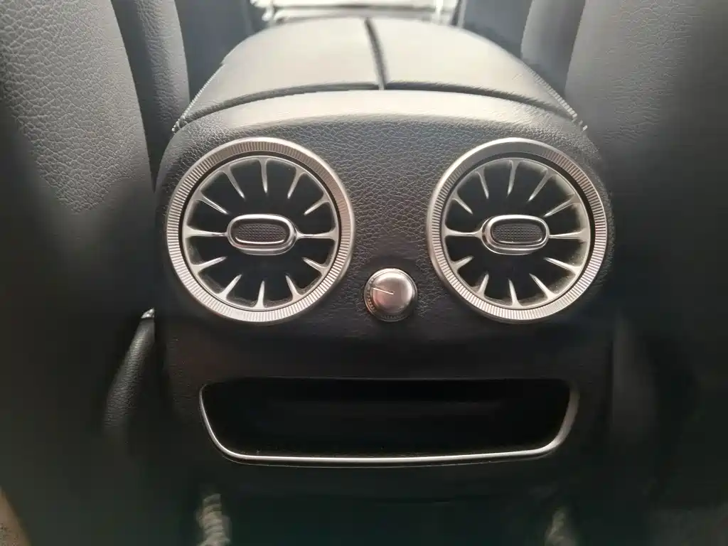 Mercedes-Benz C-Class 2020 — фото 12