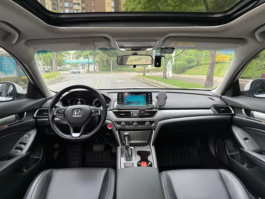 Honda Accord 2019 — фото 11