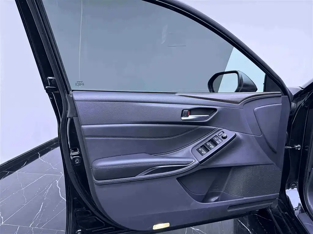 Toyota Avalon 2023 — фото 17