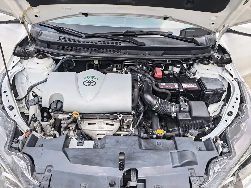 Toyota Yaris L 2017 — фото 9
