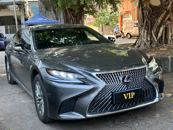 Lexus LS 2019