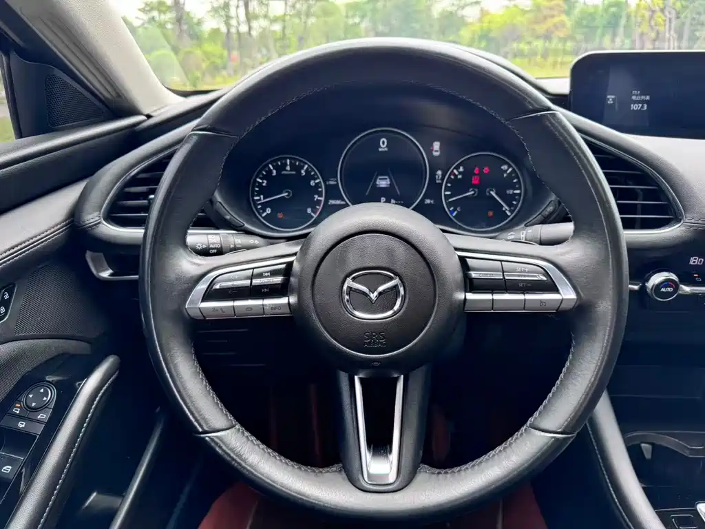 Mazda 3 Axela 2023 — фото 14