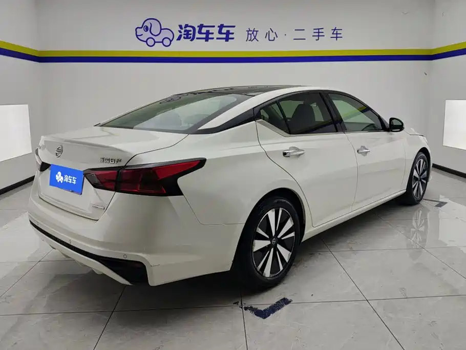 Nissan Teana 2022