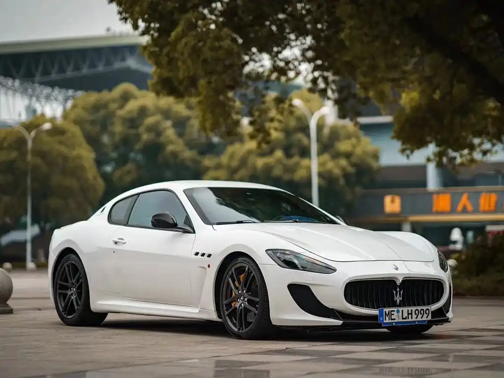 Maserati GranTurismo 2013 — фото 3