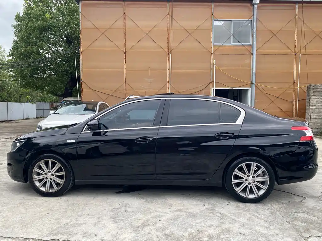 Peugeot 408 2016 — фото 13