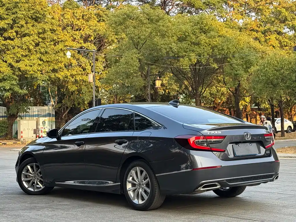 Honda Accord 2022 — фото 19