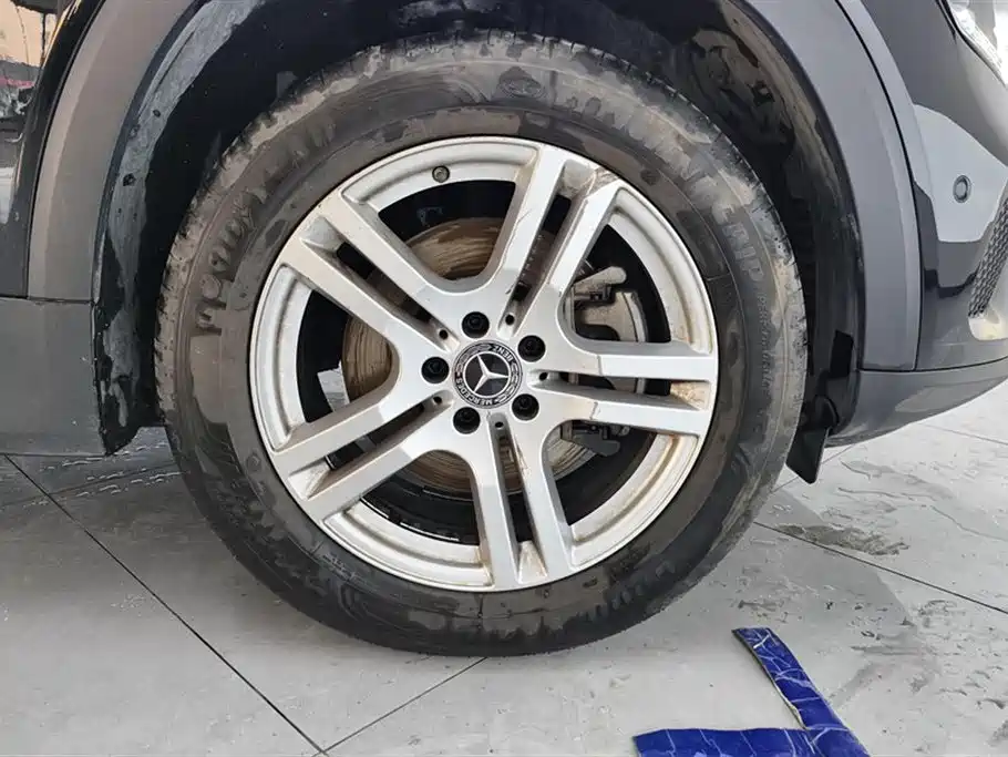 Mercedes-Benz GLB 2023