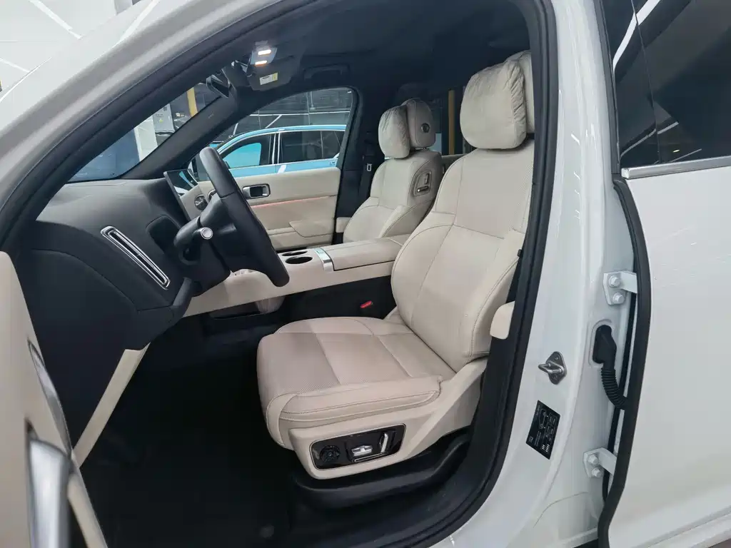 Li Auto Li L7 2025
